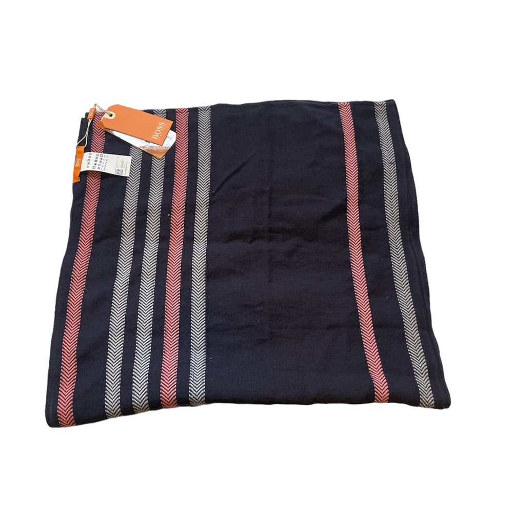 Hugo Boss 100% wool unisex scarf